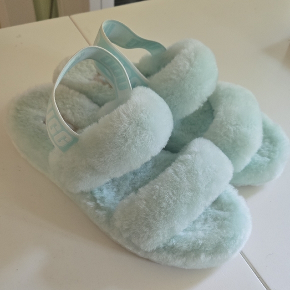 Fluffy UGG Slipper Shoe - Picture 1 of 4